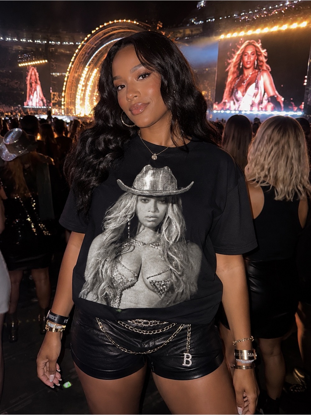 Beyoncé Renaissance World Tour 2023 Tee L Black Concert Shirt Cowboy Hat